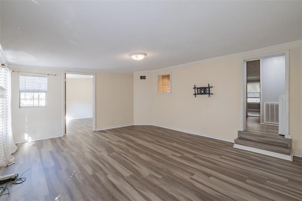 For Sale: $365,000 (4 beds, 2 baths, 2002 Square Feet)