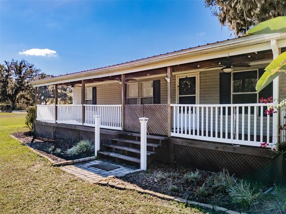 For Sale: $365,000 (4 beds, 2 baths, 2002 Square Feet)