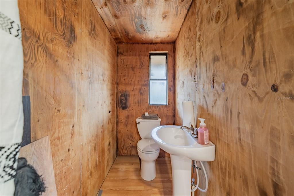 For Sale: $365,000 (4 beds, 2 baths, 2002 Square Feet)