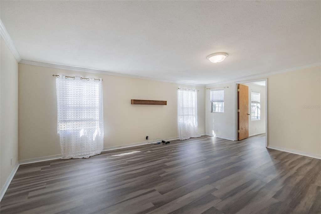 For Sale: $365,000 (4 beds, 2 baths, 2002 Square Feet)