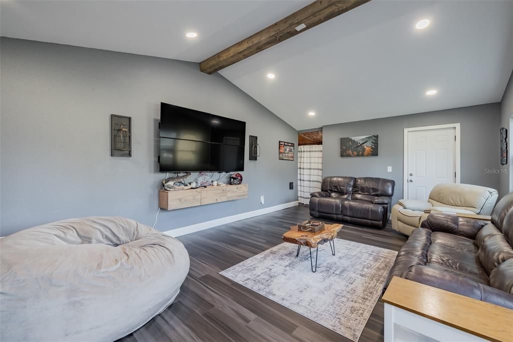 For Sale: $365,000 (4 beds, 2 baths, 2002 Square Feet)