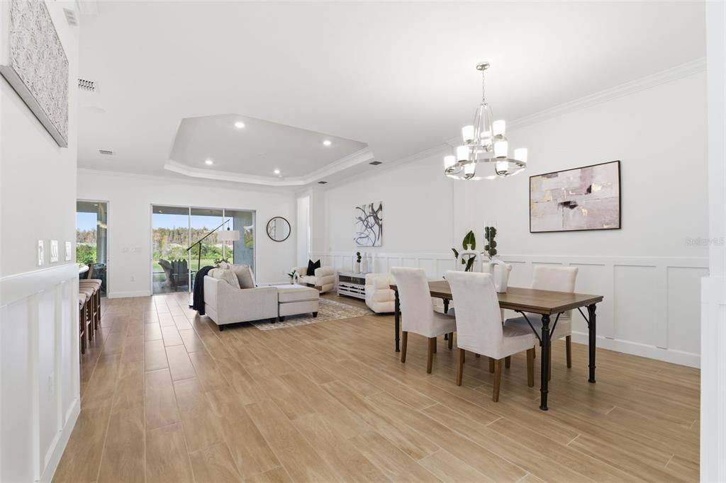 En Venta: $850,000 (3 camas, 3 baños, 2438 Pies cuadrados)