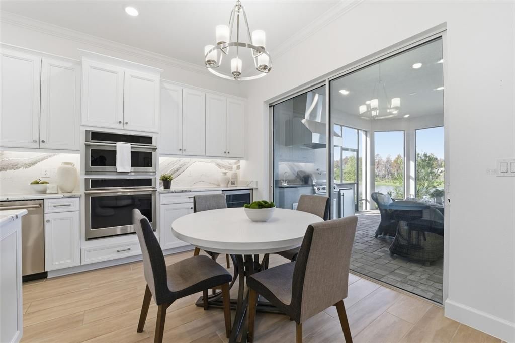 En Venta: $850,000 (3 camas, 3 baños, 2438 Pies cuadrados)