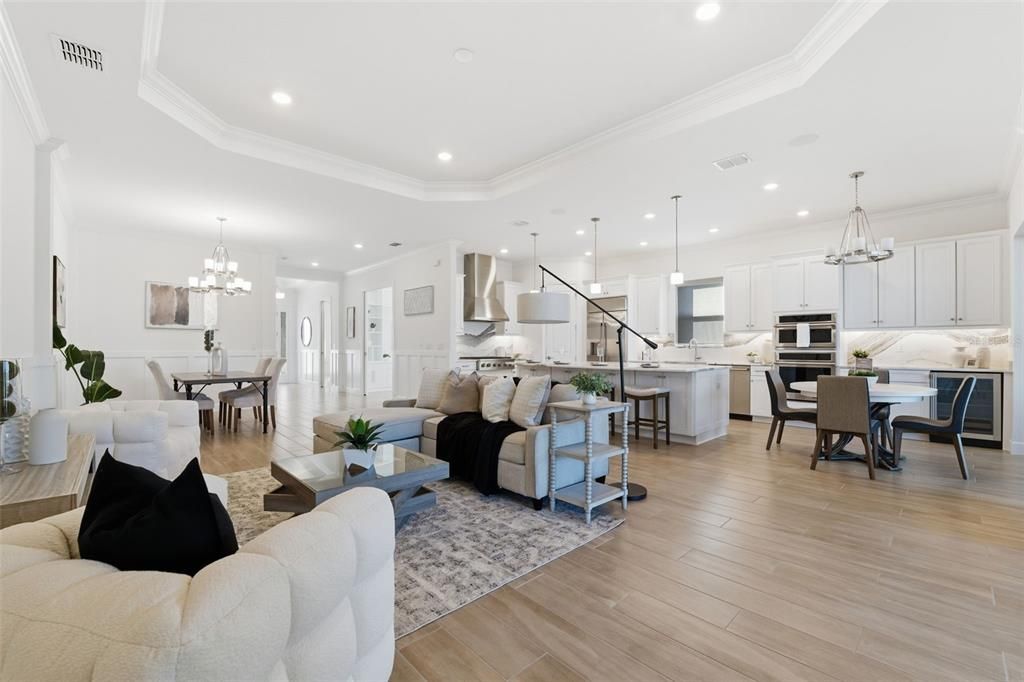 En Venta: $850,000 (3 camas, 3 baños, 2438 Pies cuadrados)