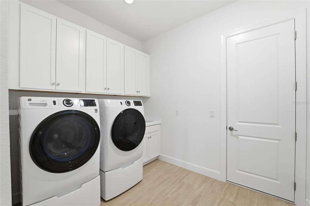 En Venta: $850,000 (3 camas, 3 baños, 2438 Pies cuadrados)