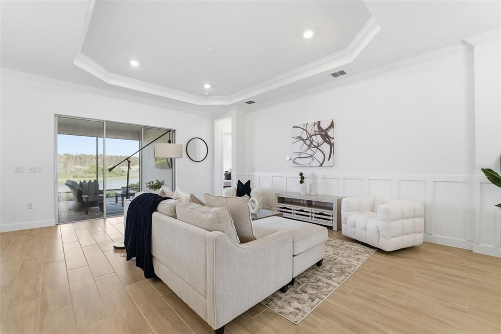 En Venta: $850,000 (3 camas, 3 baños, 2438 Pies cuadrados)