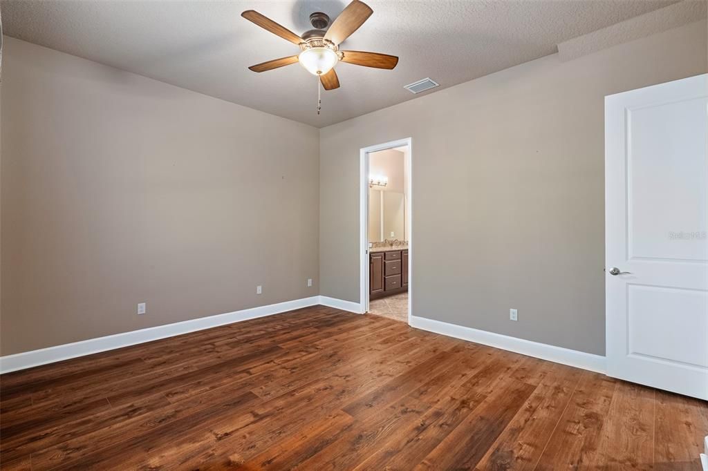 En Renta: $2,800 (3 camas, 3 baños, 2101 Pies cuadrados)