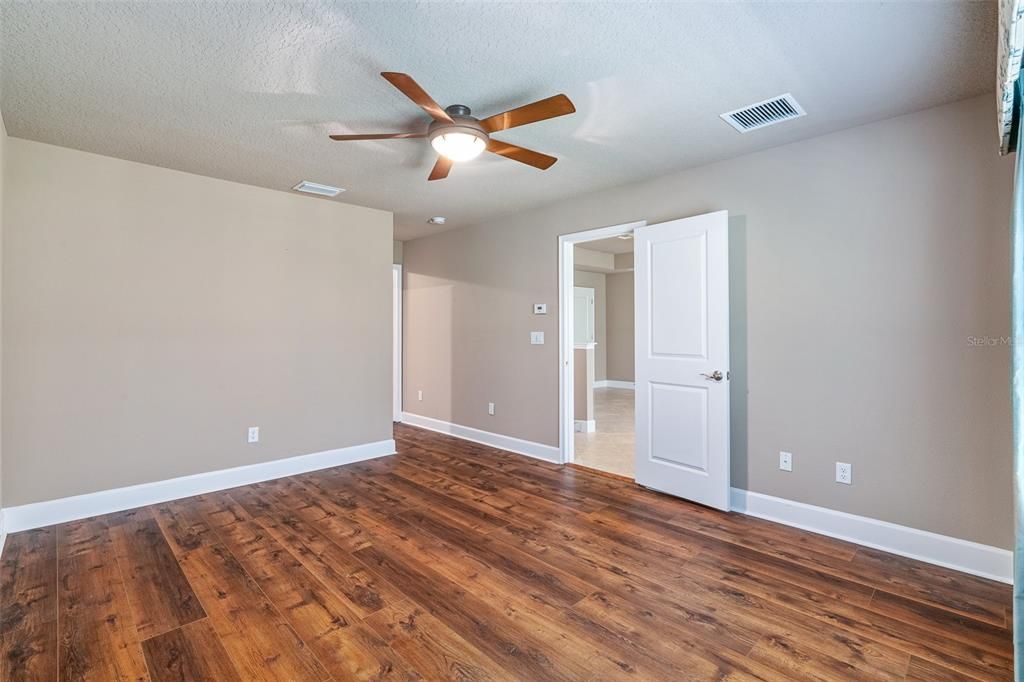 En Renta: $2,800 (3 camas, 3 baños, 2101 Pies cuadrados)