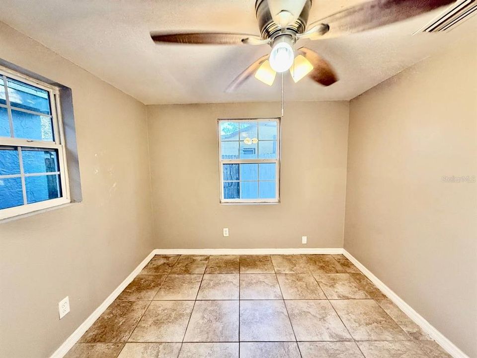 出租: $1,800 (2 贝兹, 1 浴室, 1752 平方英尺)