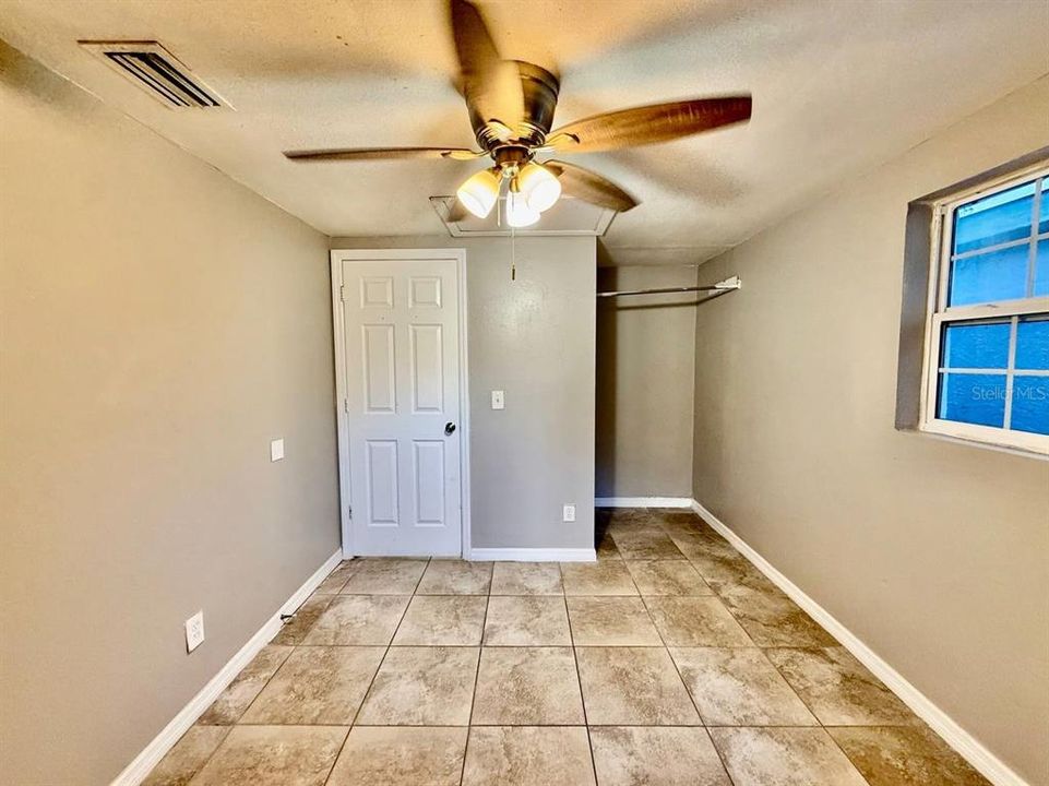 出租: $1,800 (2 贝兹, 1 浴室, 1752 平方英尺)