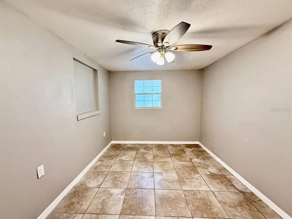 出租: $1,800 (2 贝兹, 1 浴室, 1752 平方英尺)