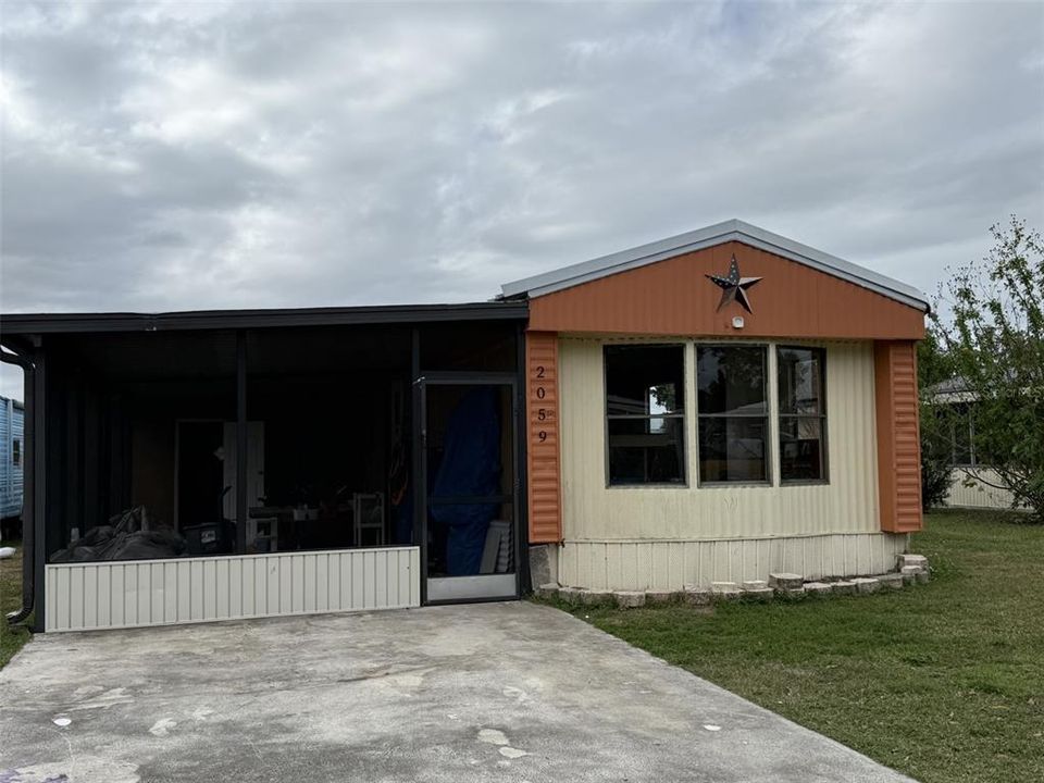 For Sale: $89,900 (2 beds, 2 baths, 798 Square Feet)