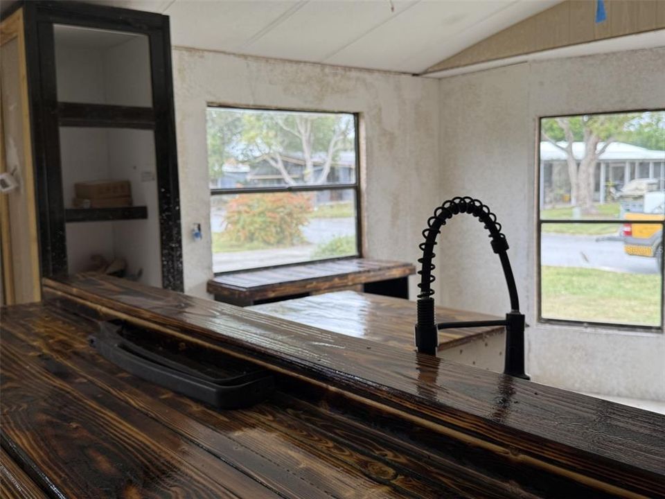 For Sale: $89,900 (2 beds, 2 baths, 798 Square Feet)