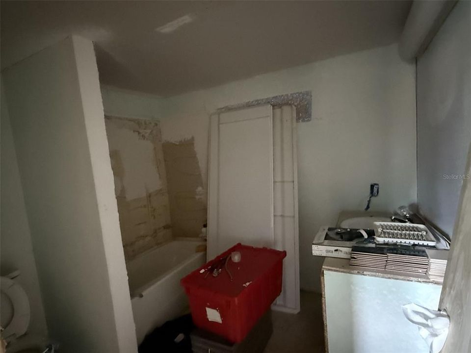 For Sale: $89,900 (2 beds, 2 baths, 798 Square Feet)