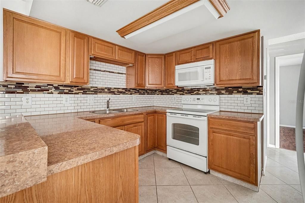For Rent: $2,100 (4 beds, 2 baths, 1314 Square Feet)