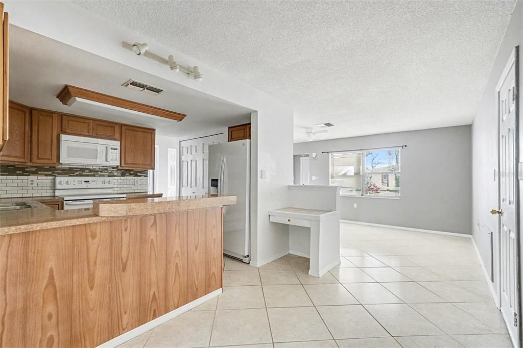 For Rent: $2,100 (4 beds, 2 baths, 1314 Square Feet)