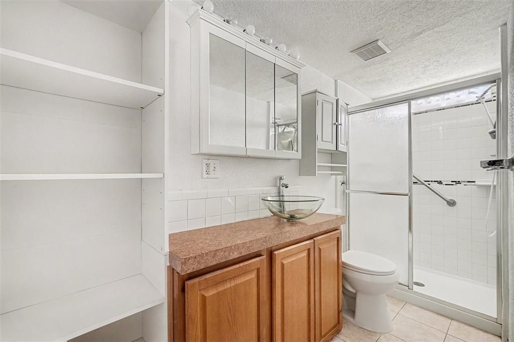 For Rent: $2,100 (4 beds, 2 baths, 1314 Square Feet)