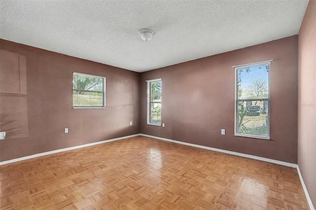 For Rent: $2,100 (4 beds, 2 baths, 1314 Square Feet)