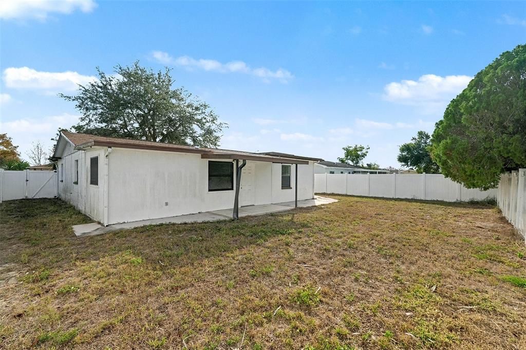 For Rent: $2,100 (4 beds, 2 baths, 1314 Square Feet)