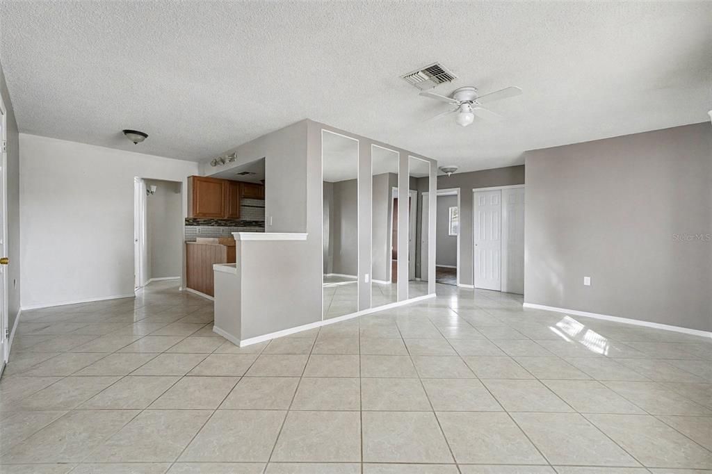 For Rent: $2,100 (4 beds, 2 baths, 1314 Square Feet)