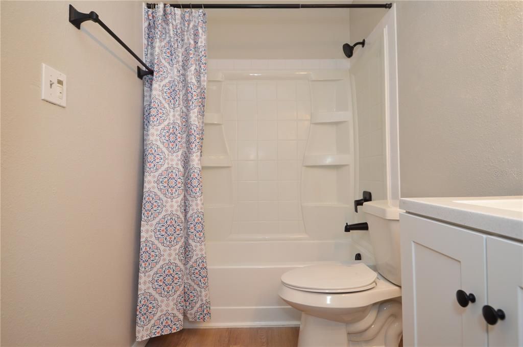 For Rent: $1,400 (1 beds, 1 baths, 615 Square Feet)