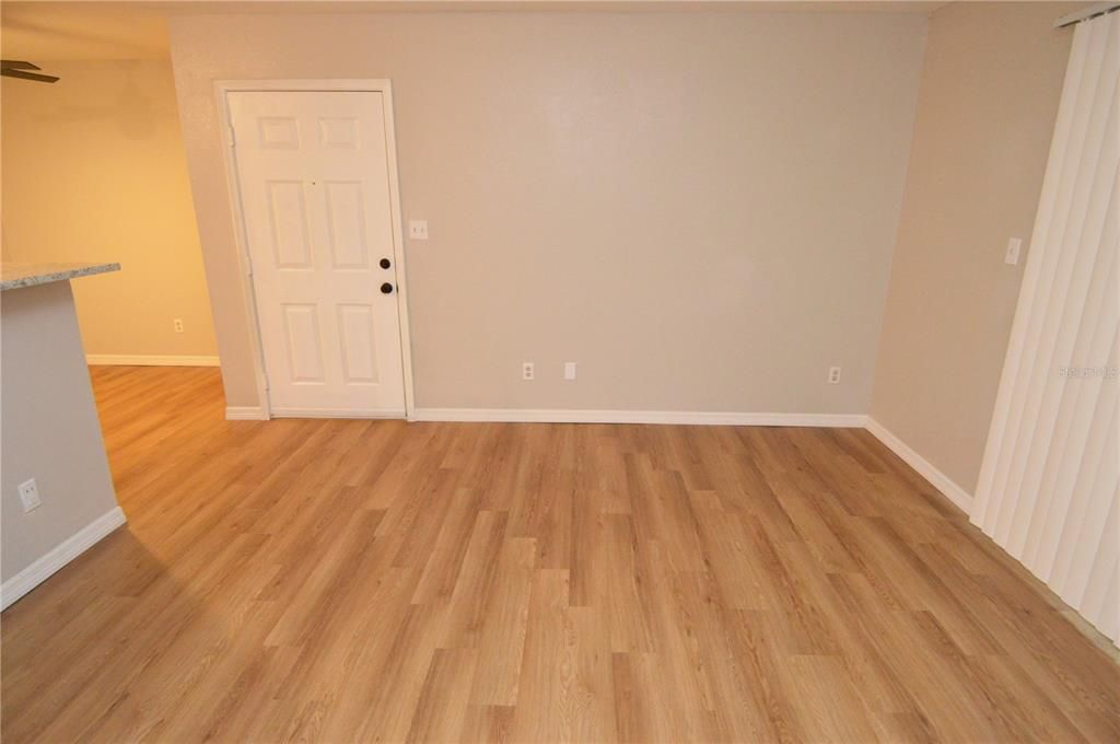 For Rent: $1,400 (1 beds, 1 baths, 615 Square Feet)