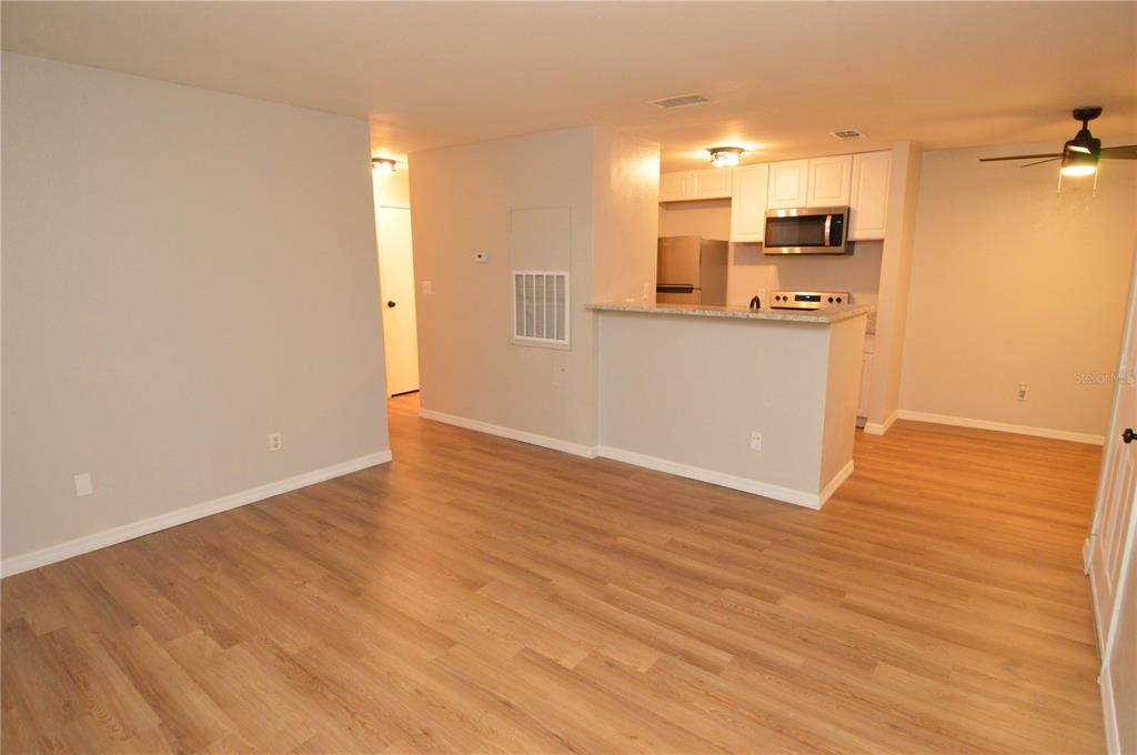 For Rent: $1,400 (1 beds, 1 baths, 615 Square Feet)