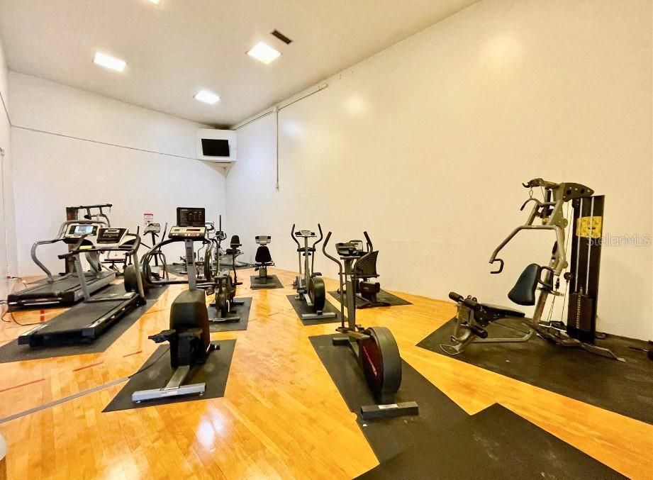 For Rent: $1,400 (1 beds, 1 baths, 615 Square Feet)