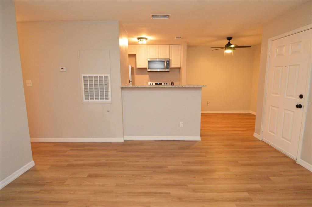 For Rent: $1,400 (1 beds, 1 baths, 615 Square Feet)