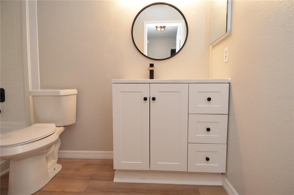 For Rent: $1,400 (1 beds, 1 baths, 615 Square Feet)