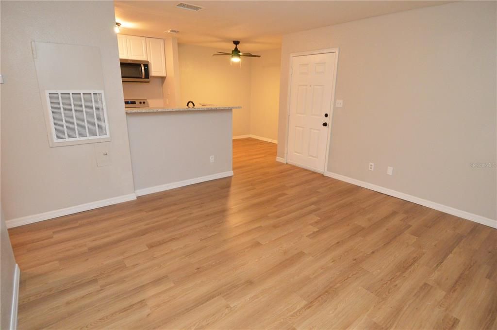 For Rent: $1,400 (1 beds, 1 baths, 615 Square Feet)