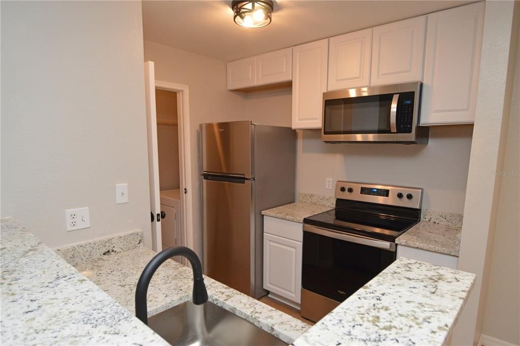 For Rent: $1,400 (1 beds, 1 baths, 615 Square Feet)