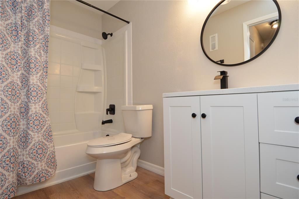 For Rent: $1,400 (1 beds, 1 baths, 615 Square Feet)