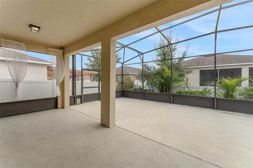 For Sale: $324,900 (4 beds, 2 baths, 2080 Square Feet)