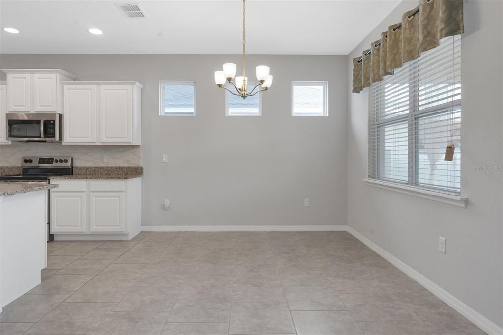 For Sale: $324,900 (4 beds, 2 baths, 2080 Square Feet)