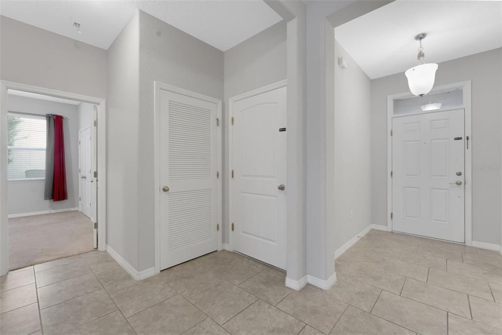 For Sale: $324,900 (4 beds, 2 baths, 2080 Square Feet)