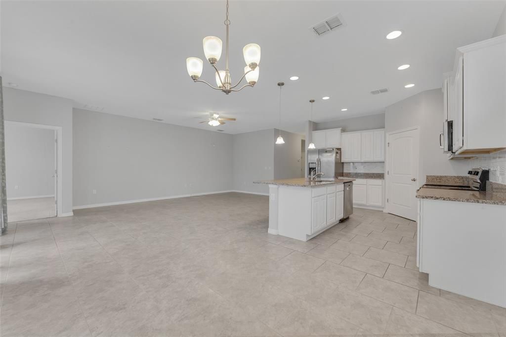 For Sale: $324,900 (4 beds, 2 baths, 2080 Square Feet)