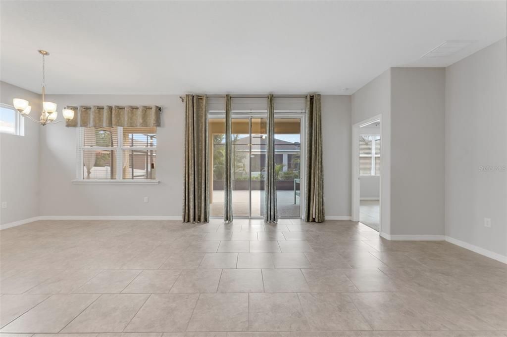 For Sale: $324,900 (4 beds, 2 baths, 2080 Square Feet)