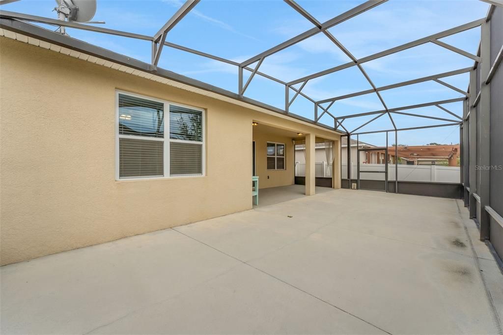 For Sale: $324,900 (4 beds, 2 baths, 2080 Square Feet)