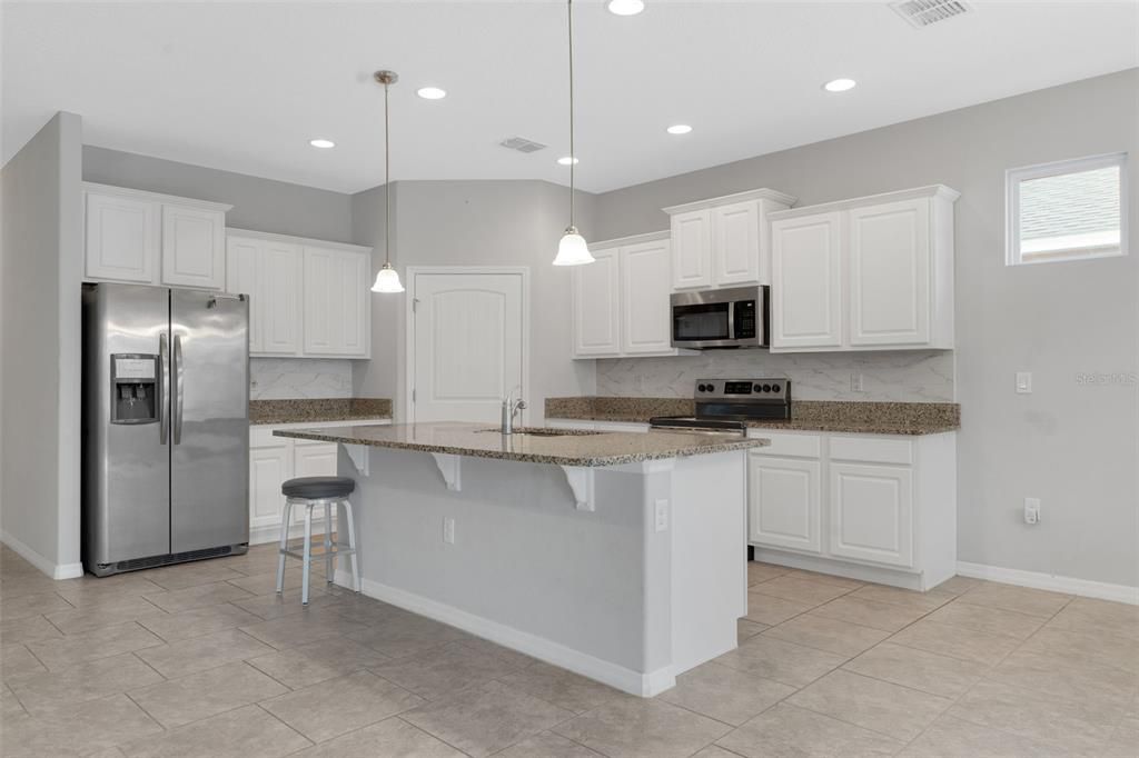 For Sale: $324,900 (4 beds, 2 baths, 2080 Square Feet)