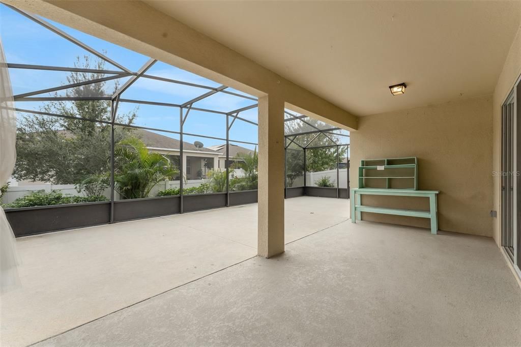 For Sale: $324,900 (4 beds, 2 baths, 2080 Square Feet)