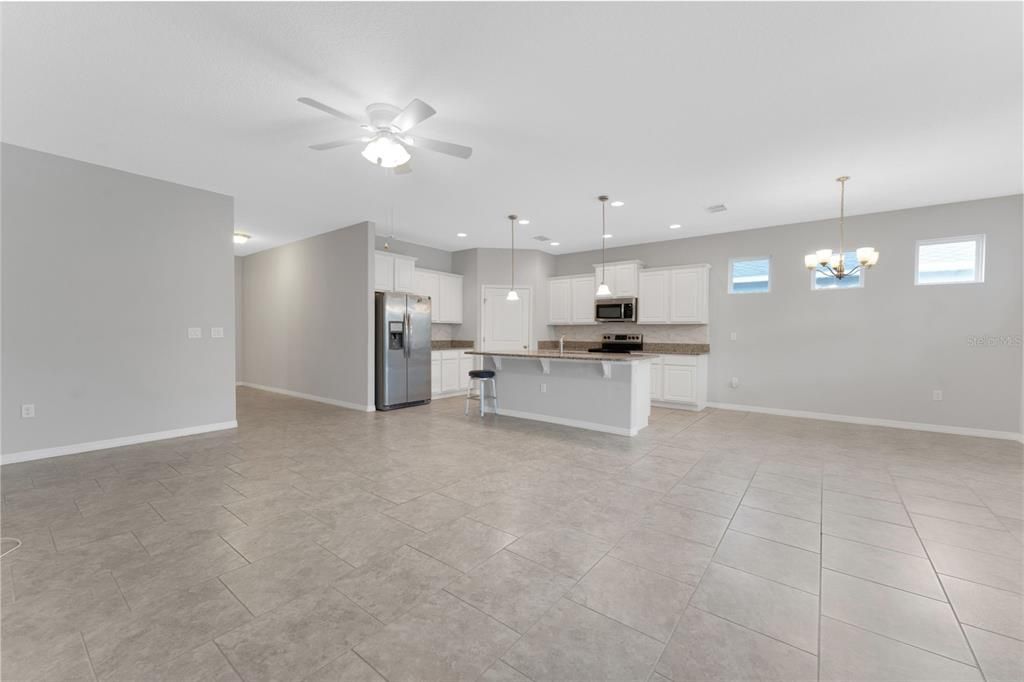 For Sale: $324,900 (4 beds, 2 baths, 2080 Square Feet)