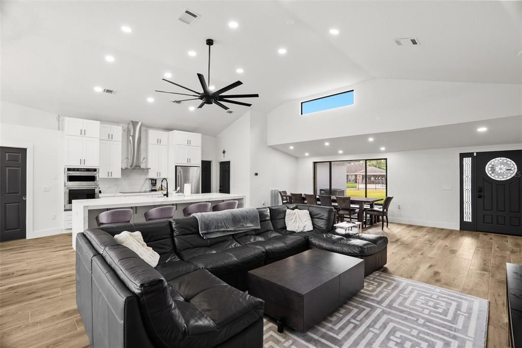 В аренду: $4,995 (3 спален, 2 ванн, 1863 Квадратных фут)