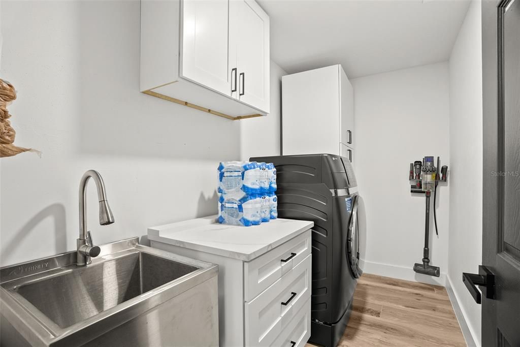 В аренду: $4,995 (3 спален, 2 ванн, 1863 Квадратных фут)