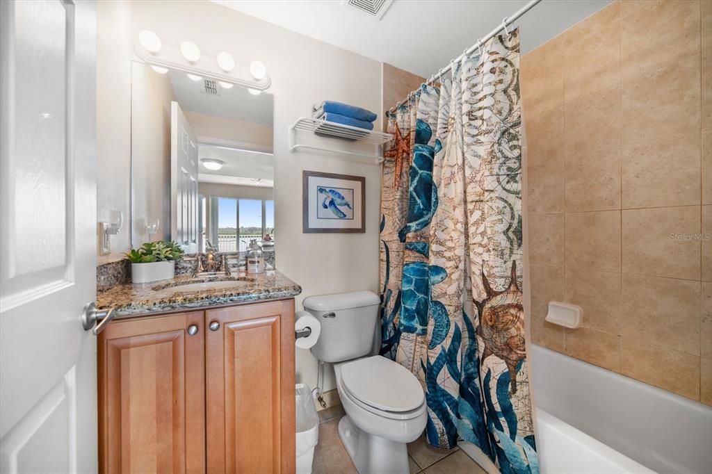 For Sale: $415,000 (2 beds, 2 baths, 703 Square Feet)