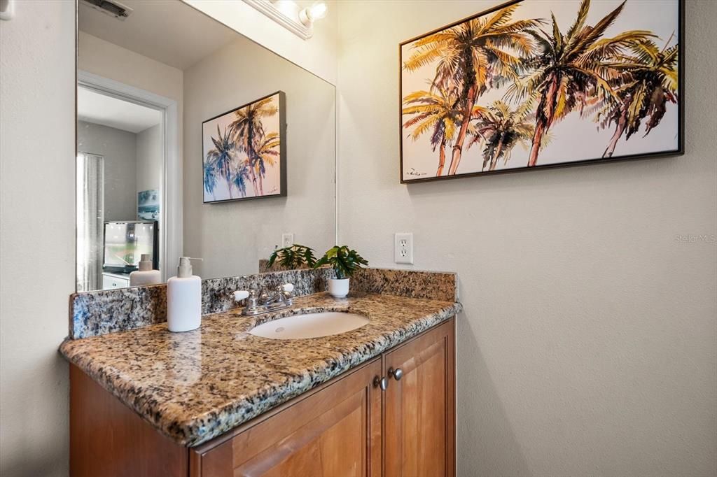 For Sale: $415,000 (2 beds, 2 baths, 703 Square Feet)