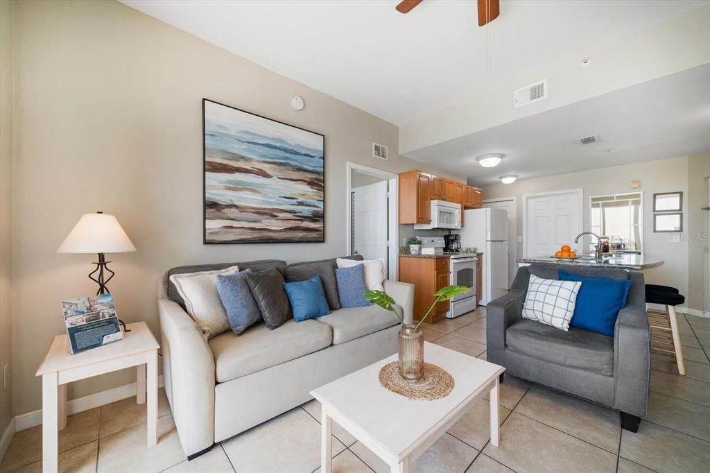 For Sale: $415,000 (2 beds, 2 baths, 703 Square Feet)