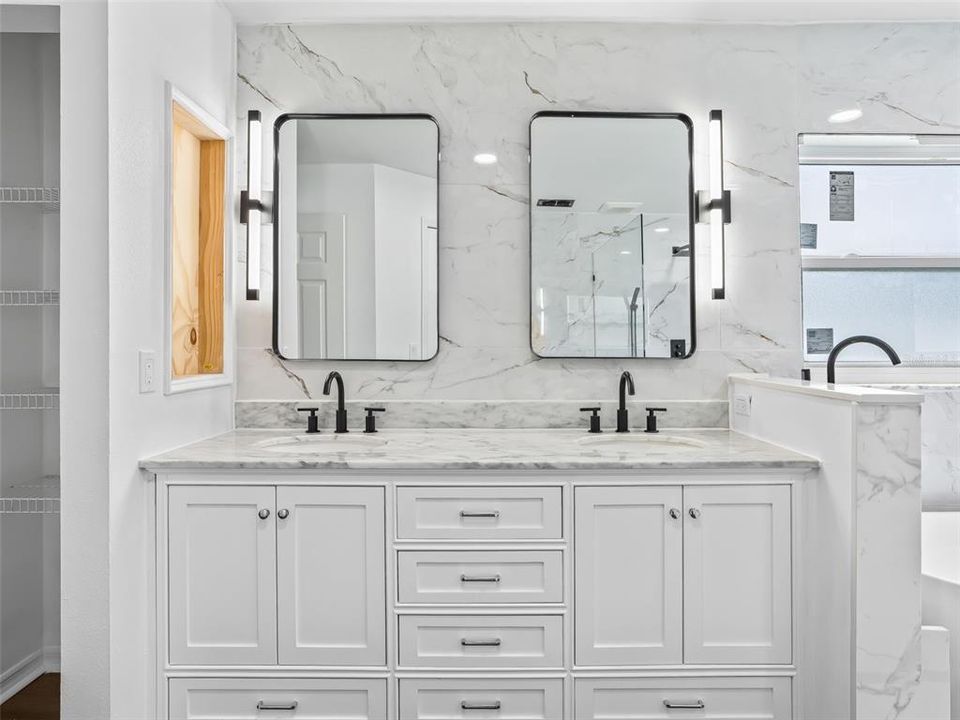 En Venta: $329,900 (3 camas, 2 baños, 2375 Pies cuadrados)