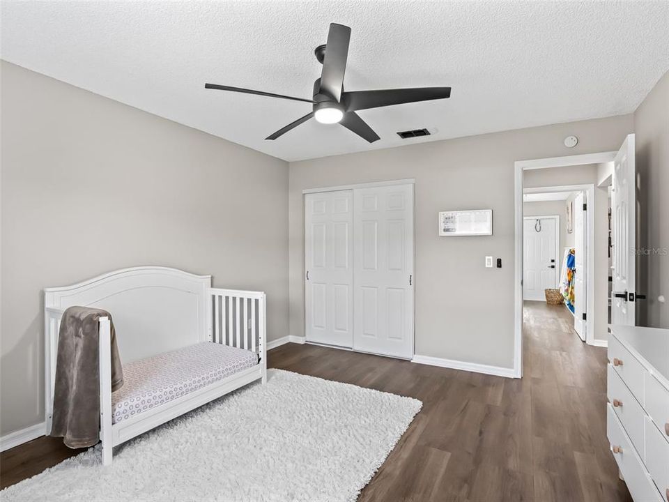 En Venta: $329,900 (3 camas, 2 baños, 2375 Pies cuadrados)