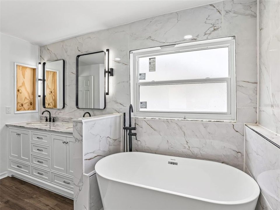 En Venta: $329,900 (3 camas, 2 baños, 2375 Pies cuadrados)